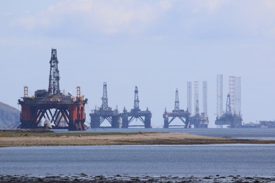 Onshore Vs. Offshore Oil And Gas Drilling | A Complete Guide